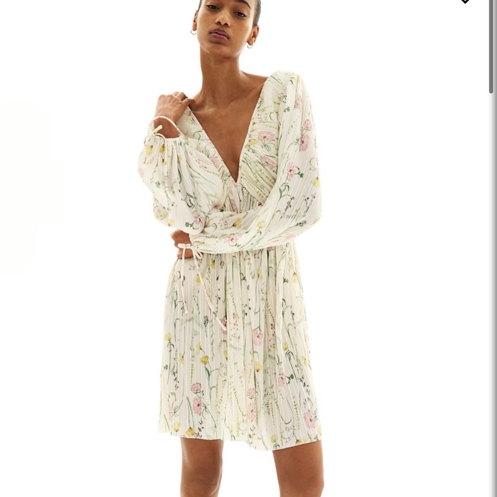 Floral V-Neck Long Sleeve Short Dress
